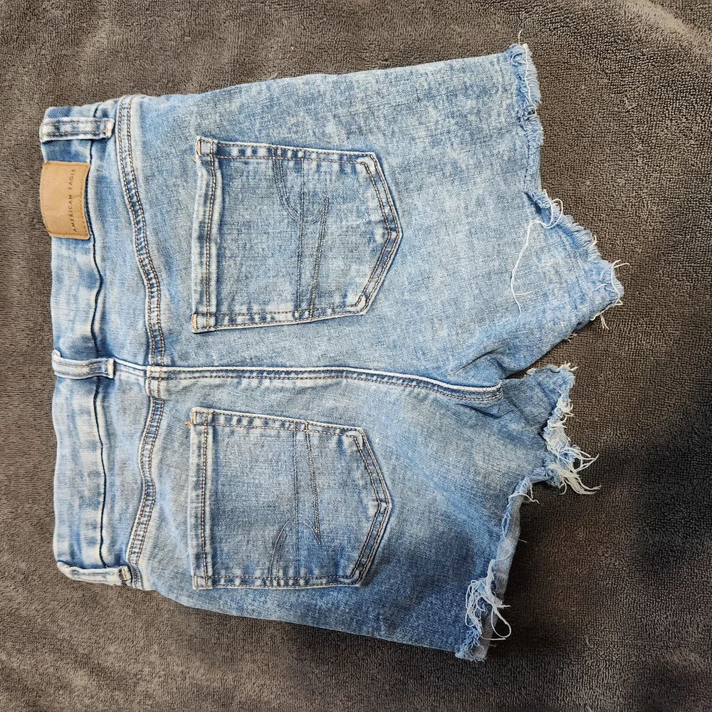 American Eagle Blue Distressed Jean Shorts - Picture 5 of 6